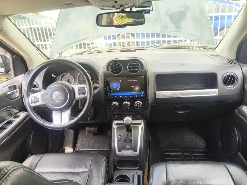 Jeep Compass (Import) 2015 2014 2.4L 4WD Luxury Edition