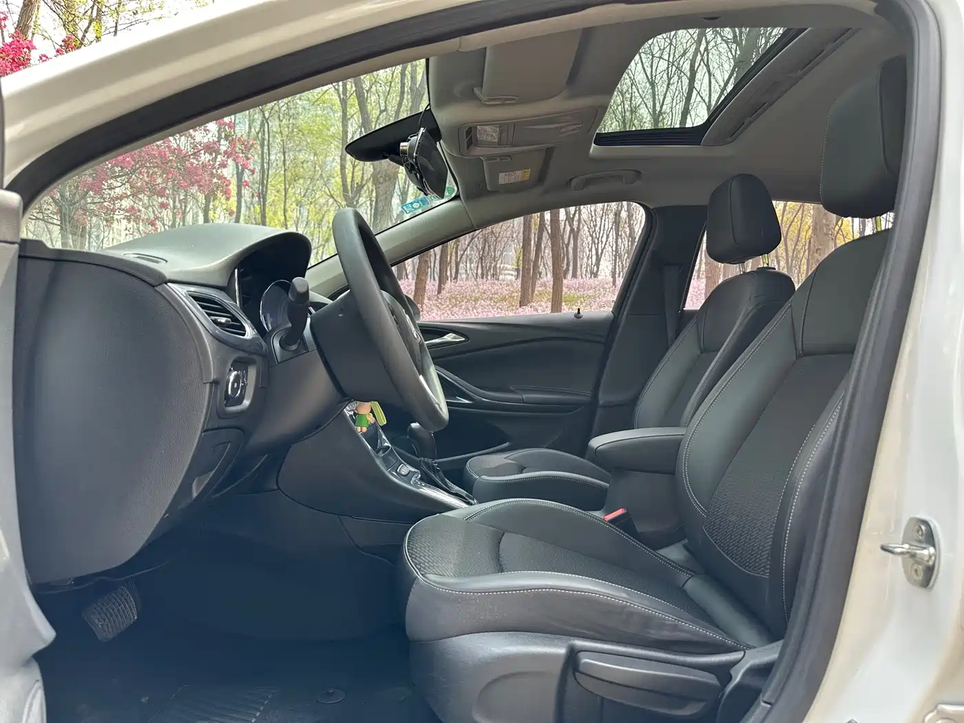 Buick Verano 2018 Hatchback 15S Automatic Leading фото 4