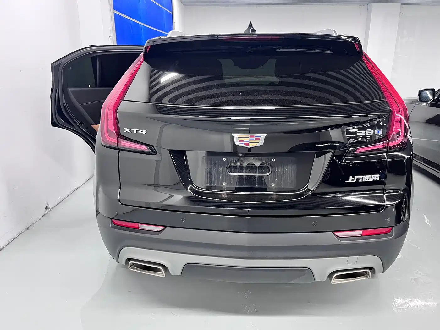 CADILLAC XT4
