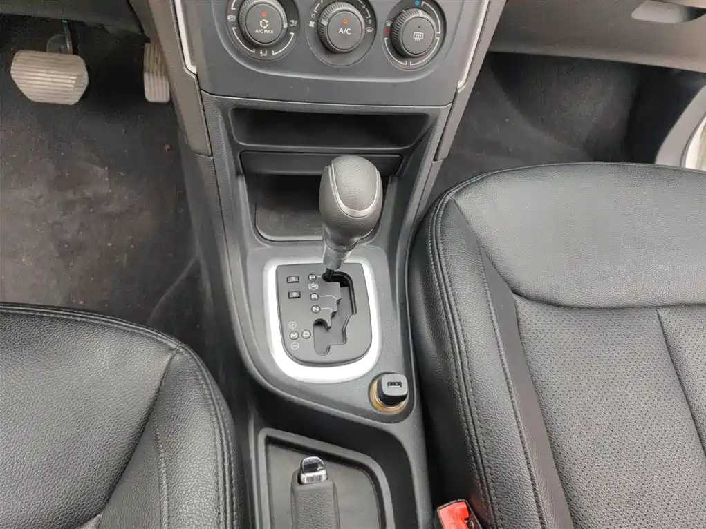 Peugeot 308 2014 Model Joy Edition Classic 1.6L Automatic Superior Style фото 7