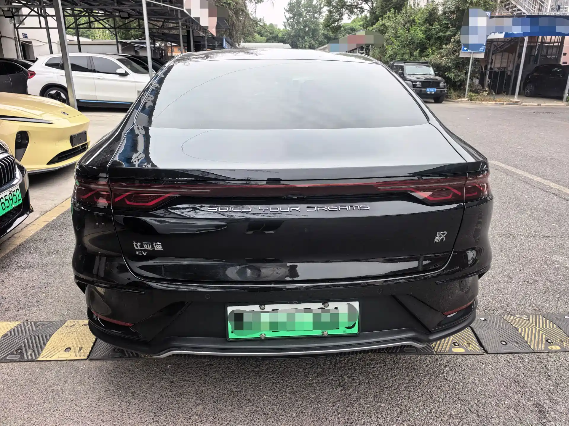 Фото 14 - BYD Han