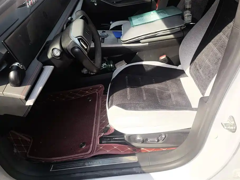 GEELY GALAXY GALAXY E8