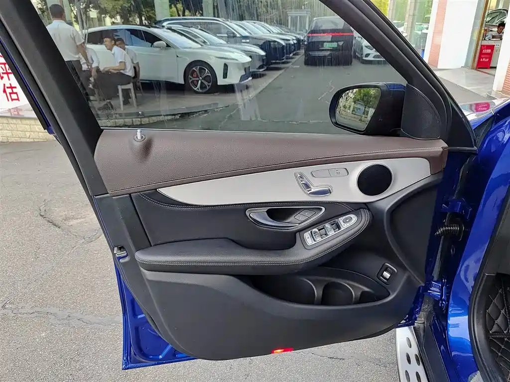 Mercedes-Benz GLC 2020 Facelift GLC 260 L 4MATIC Dynamic фото 6