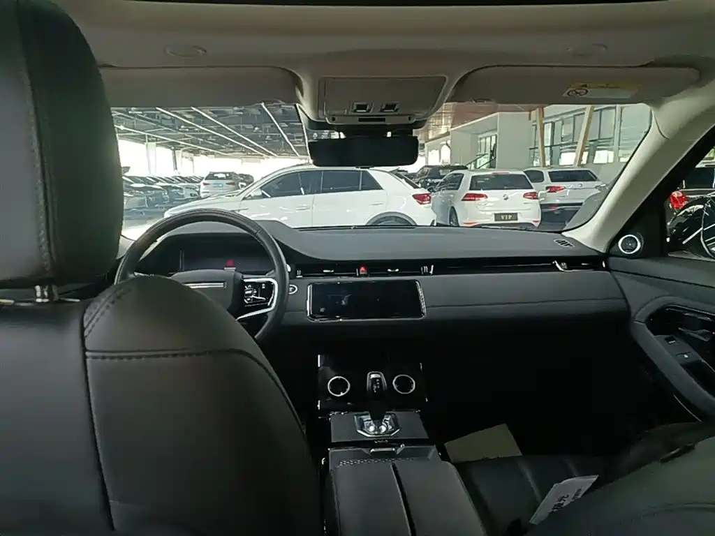 Land Rover Range Rover Evoque 2023 Range Rover Evoque L 249PS Corinthian Bronze Special Edition фото 10