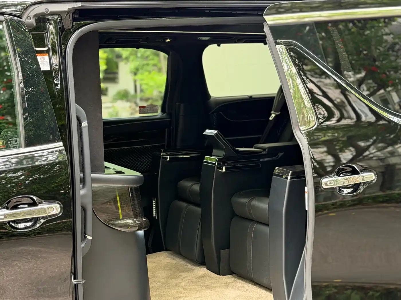 Toyota Vellfire 2020 Twin Engine 2.5L HV Luxury Edition фото 11