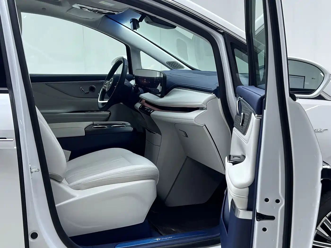 Buick GL8 New Energy 2024 2024 Landglory Luxury Edition 7-Seater