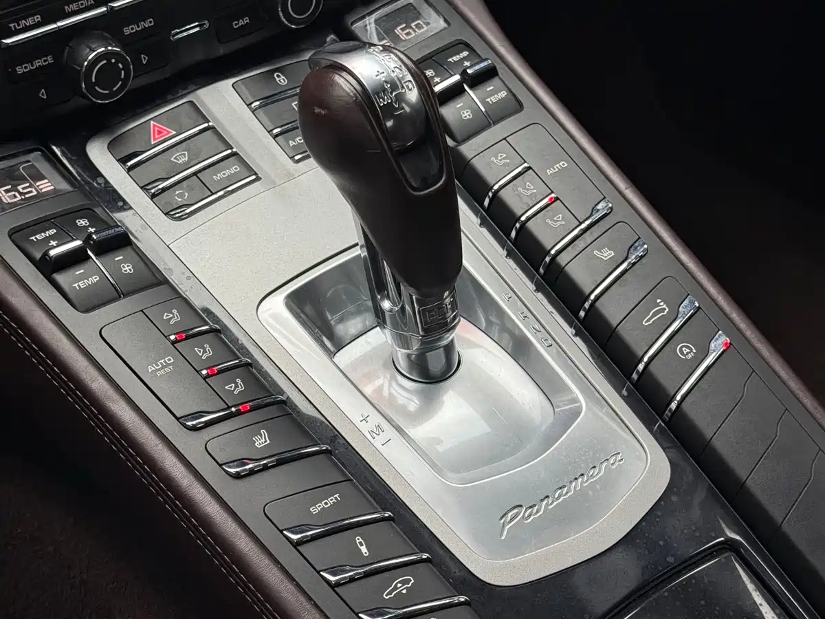Porsche Panamera 2010 Panamera 4 3.6L фото 15