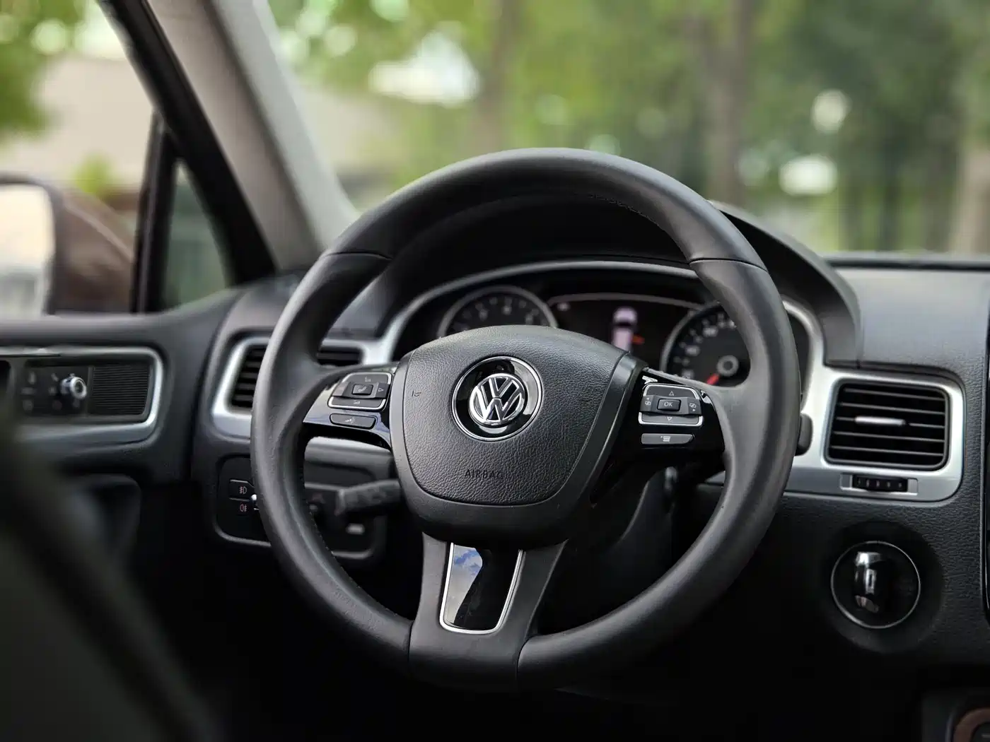 Volkswagen Touareg 2012 2011 3.0TSI Standard