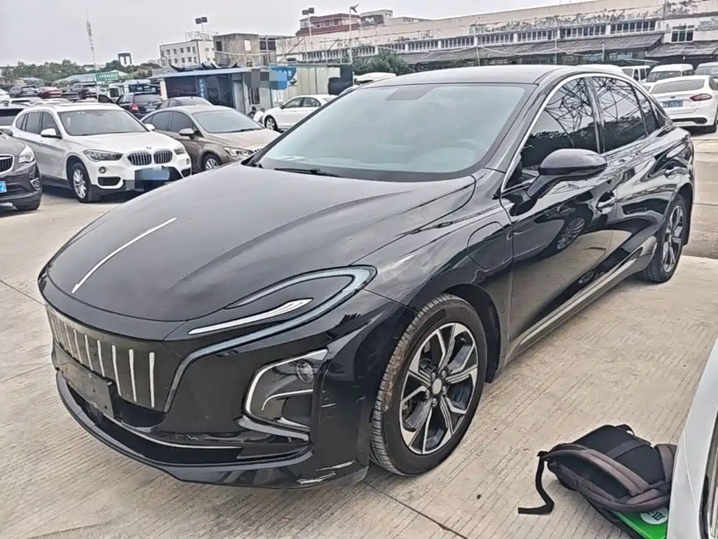 Hongqi E-QM5 2025 2023 Facelift Basic Travel Edition