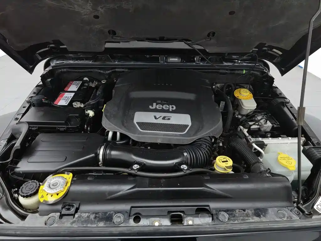 Photo 6 - Jeep Wrangler