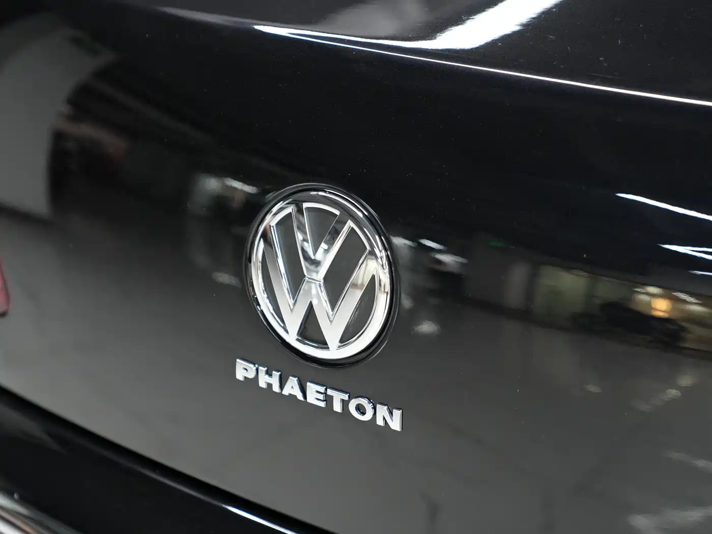 Volkswagen Phaeton 2015 Model 3.0L Exclusive Edition фото 20