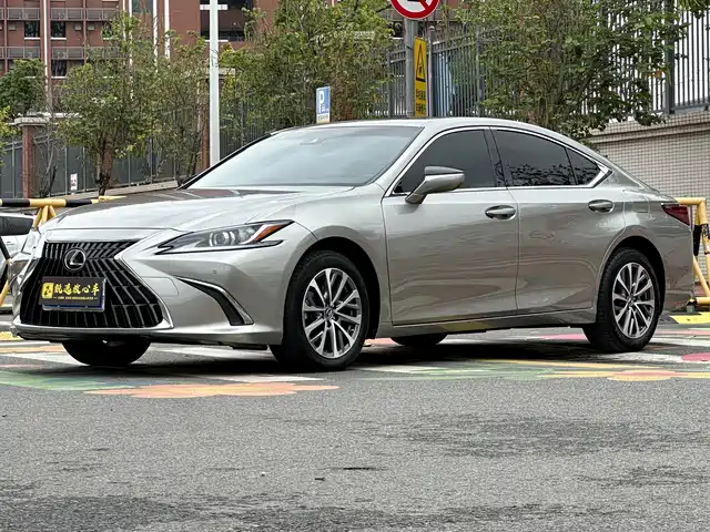 Lexus ES 2023 200 Excellence Edition