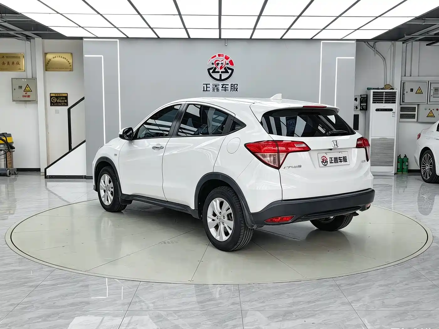 Honda Vezel 2015 2015 1.5L CVT 2WD Comfort