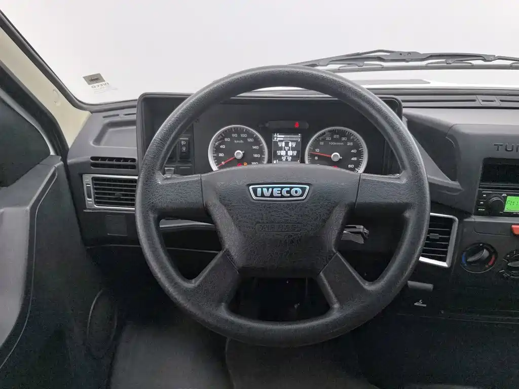 Iveco Daily 2023 2021 Model 2.5T A35 M1 Passenger Vehicle 5-9 Seats Short Wheelbase Medium Roof Dual Tires Manual Door