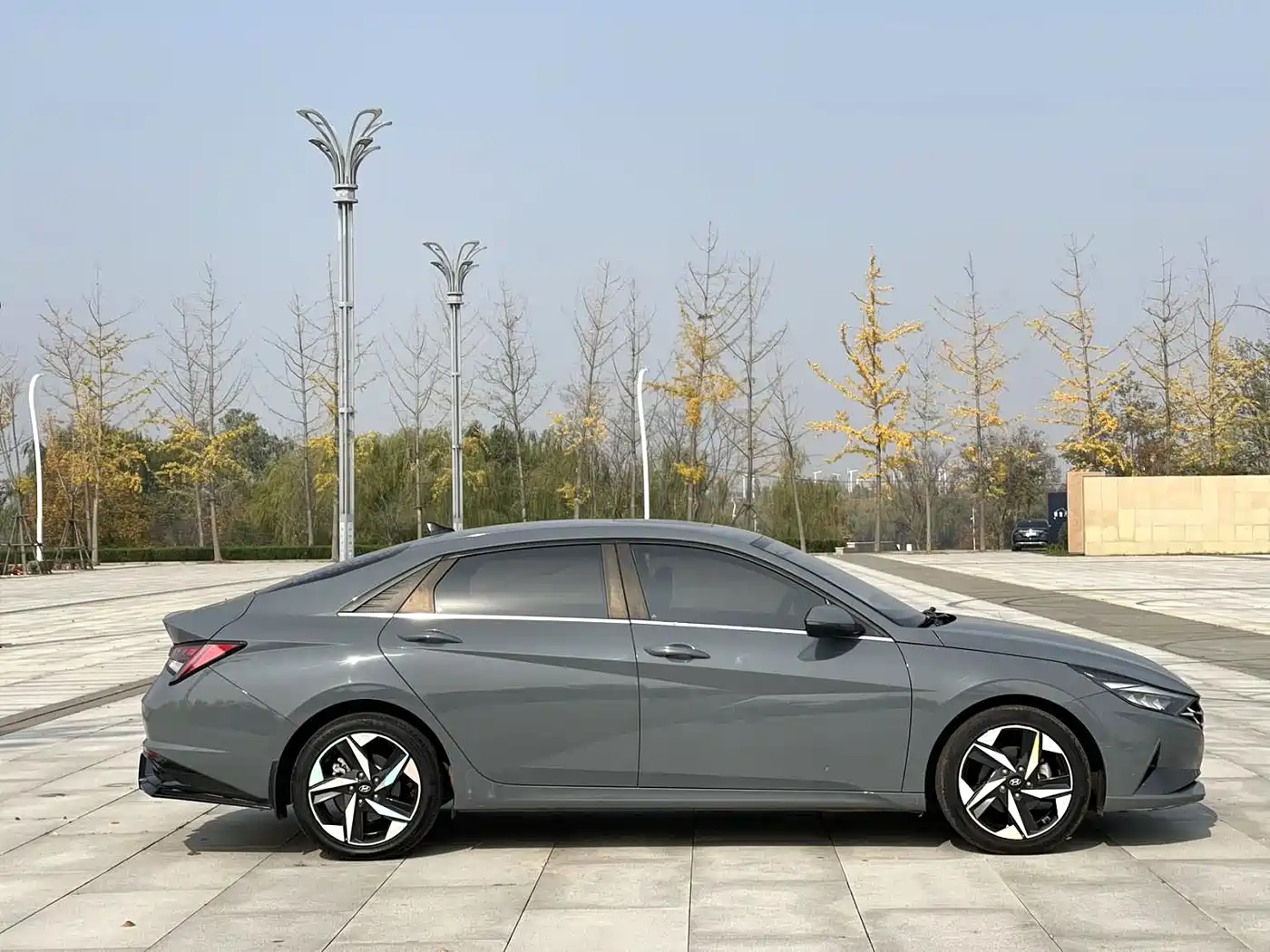 Hyundai Elantra 2022 1.5L CVT GLX Elite Edition фото 9