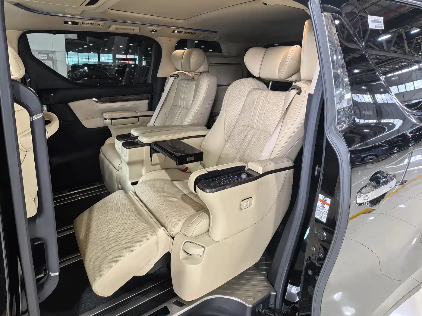Toyota Alphard 2018 Facelift 3.5L Premium Edition фото 10