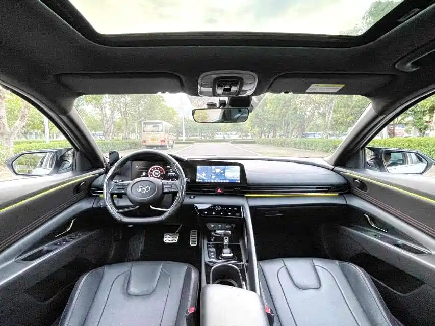 Hyundai Elantra 2021 1.5L CVT GLX Elite Edition фото 8