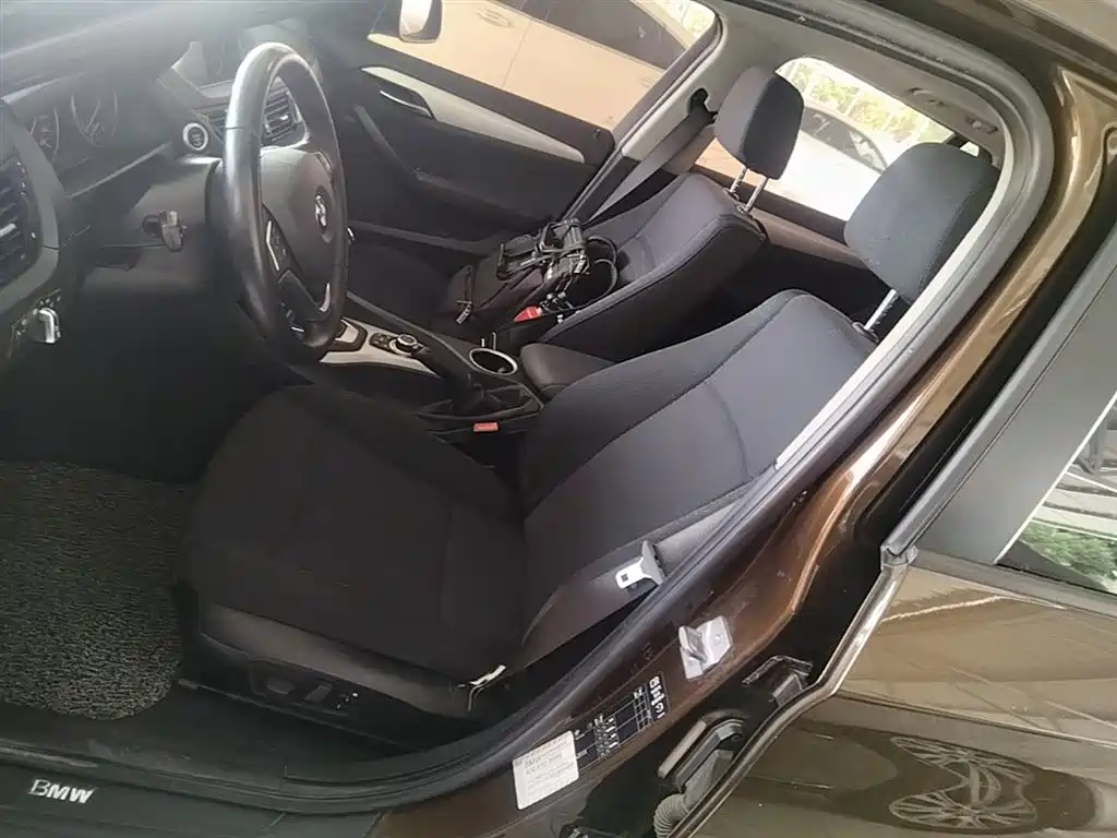 BMW X1 2014 sDrive18i Fashion Edition фото 15