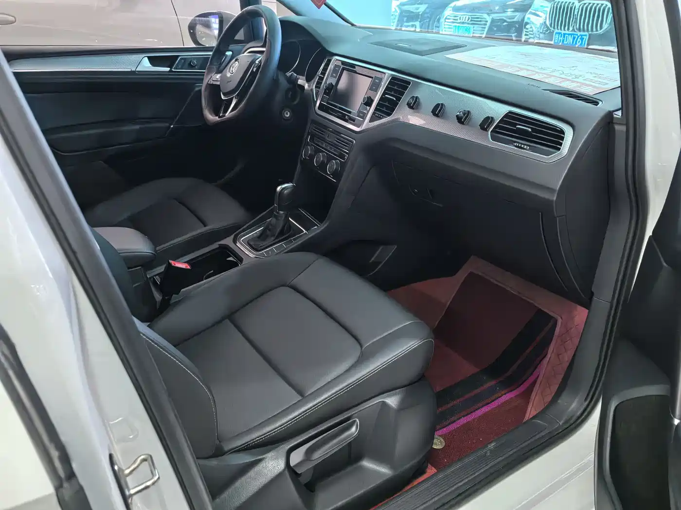 Volkswagen Golf Sportsvan 2020 280TSI Automatic Curiosity фото 10