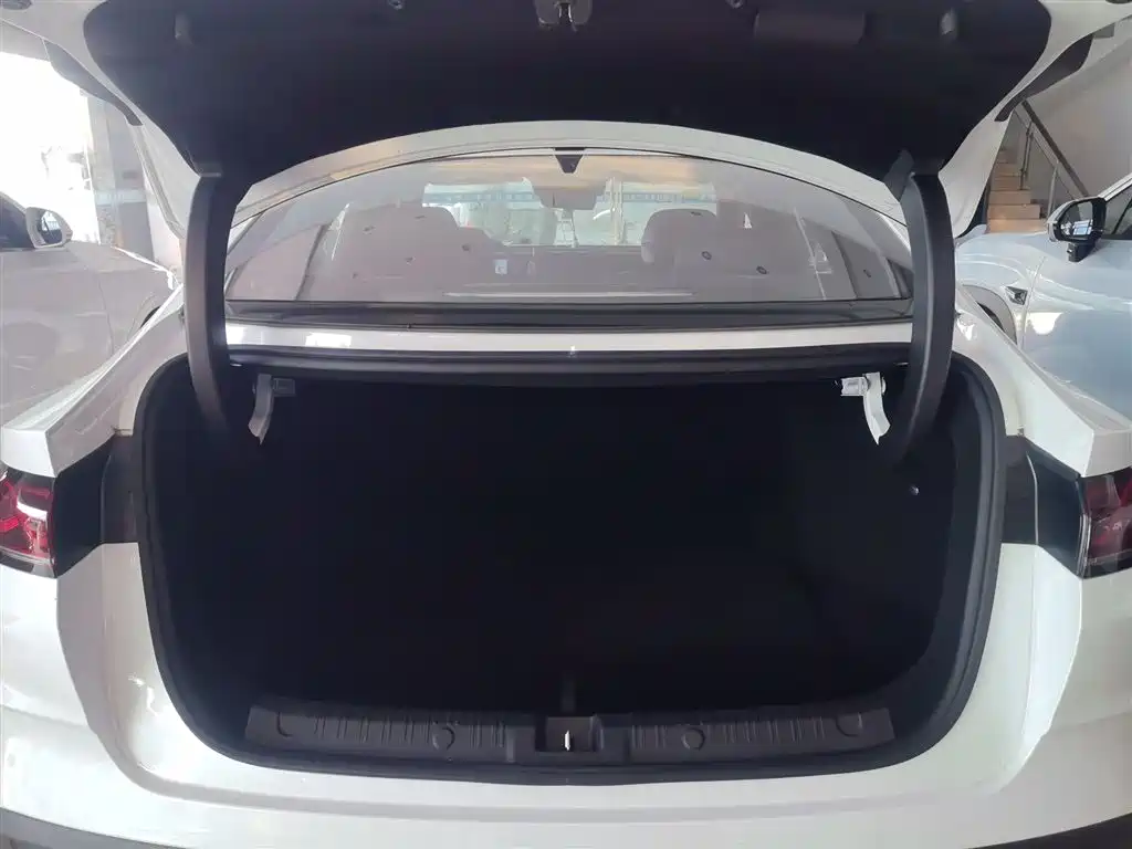 BYD Qin L 2025 DM-i Smart Drive Edition 120KM Surpassing фото 15