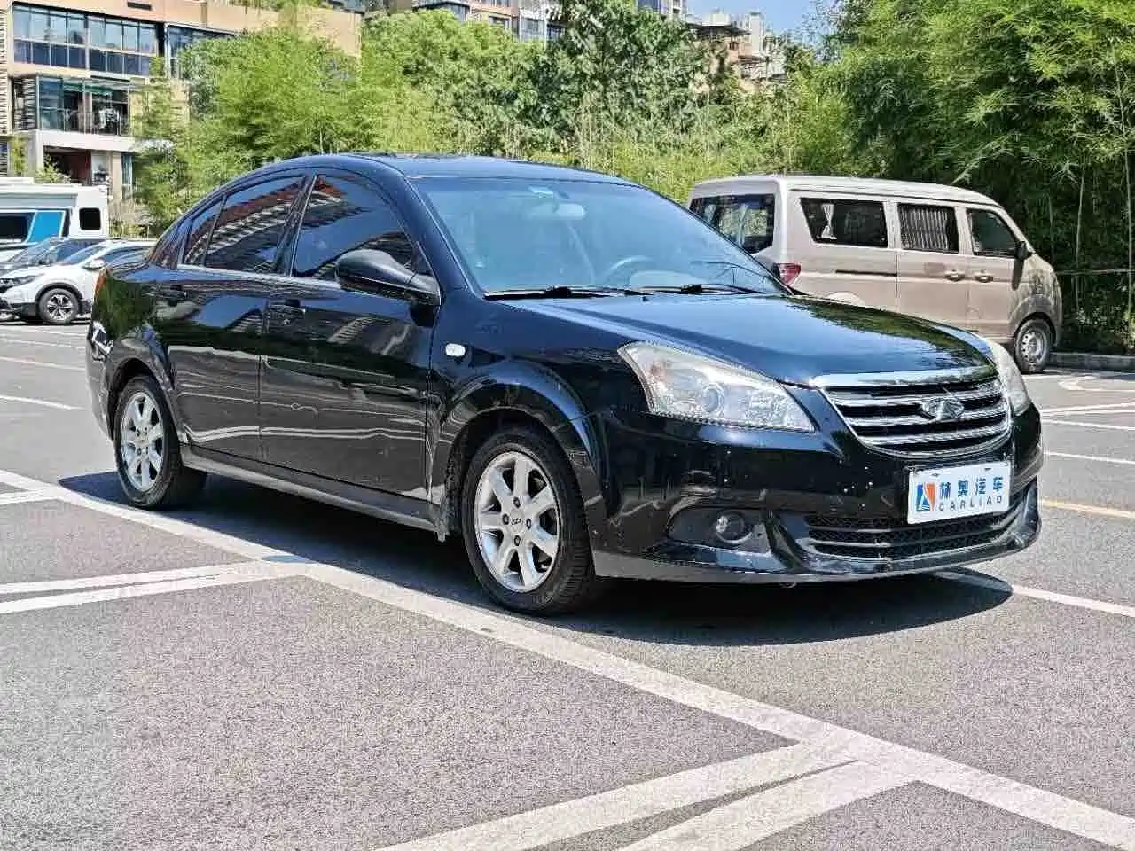 Фото 2 - Chery E5