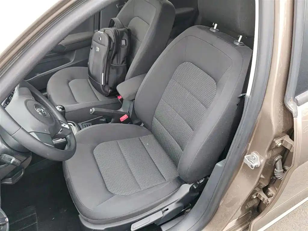 Volkswagen Bora 2015 Quality Edition 1.6L Manual Fashion фото 15