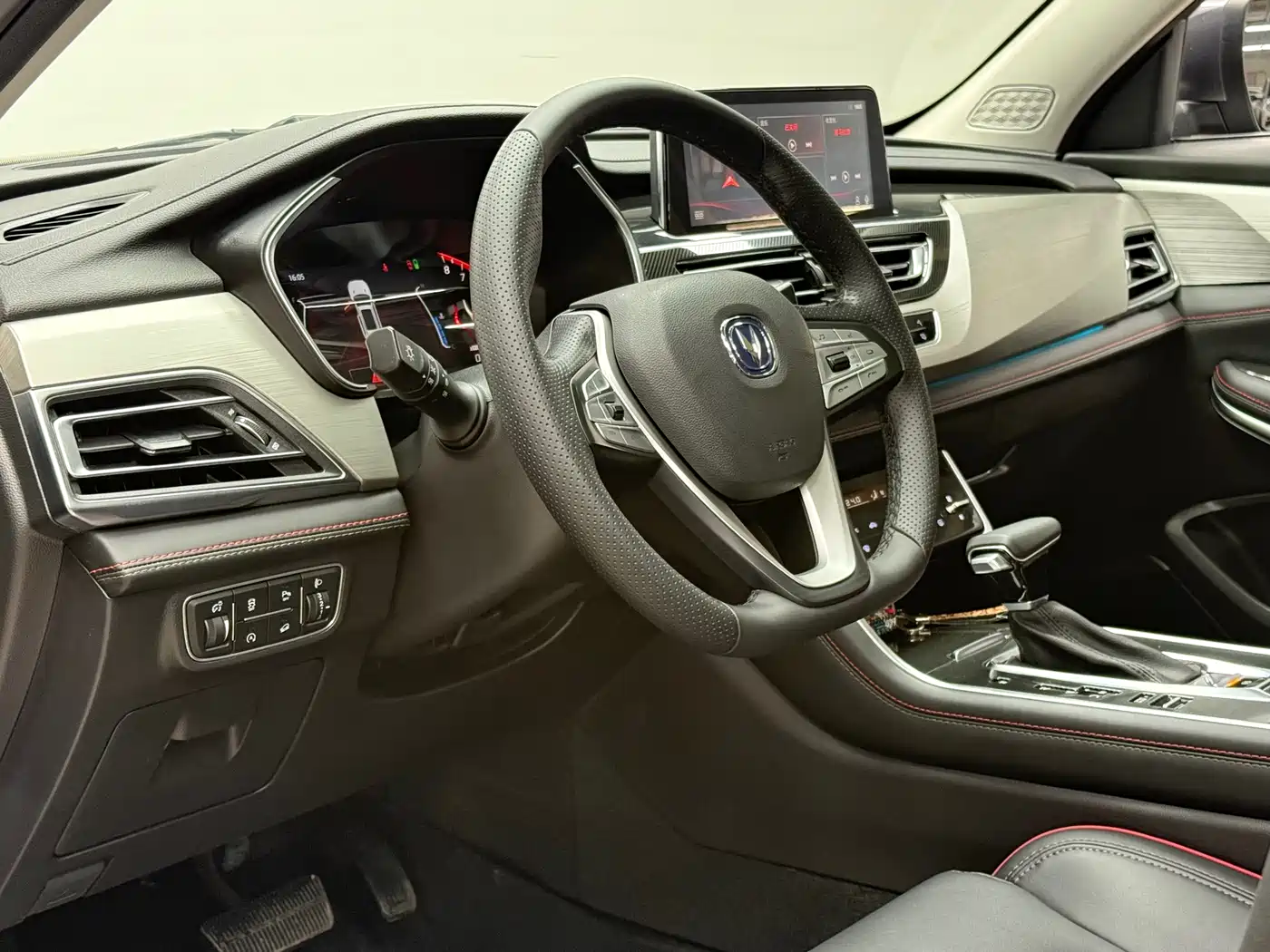 CHANGAN CS75