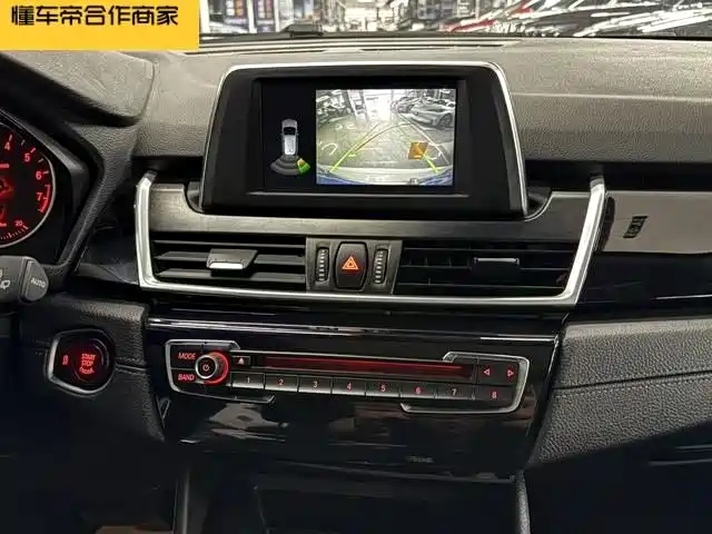BMW 2 Series Touring 2016 218i Sport Design Package фото 11