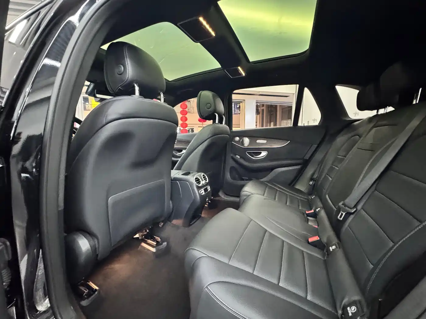 MERCEDES-BENZ GLC