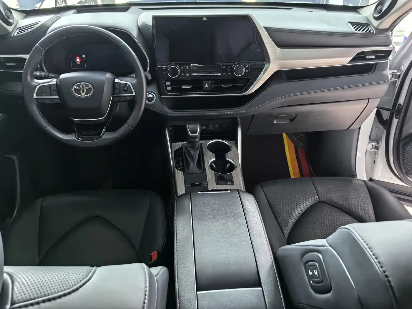 Toyota Highlander 2024 2.5L Smart Hybrid 4WD Premium 7-seater фото 11