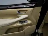 Фото 7 - Lexus LX