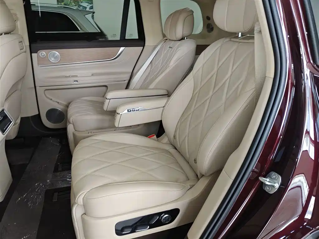 AITO Wenjie AITO M9 2025 Extended Range Ultra 52kWh 6-Seater фото 17