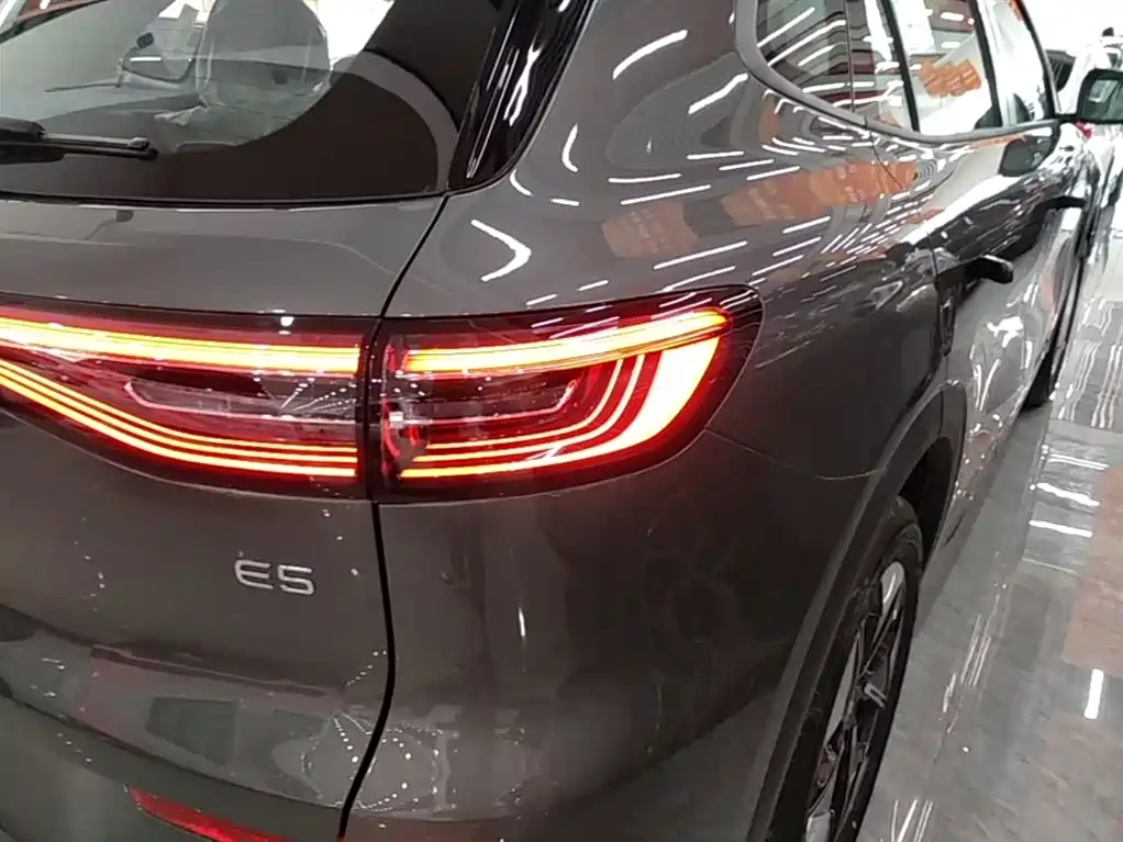 Geely Galaxy Galaxy E5 2026 530km Voyager Edition фото 8