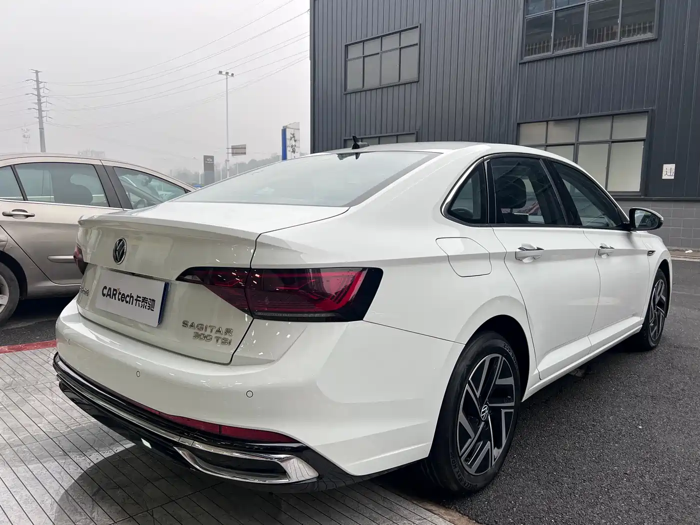 Volkswagen Sagitar 2023 300TSI DSG Surpassing Edition фото 13
