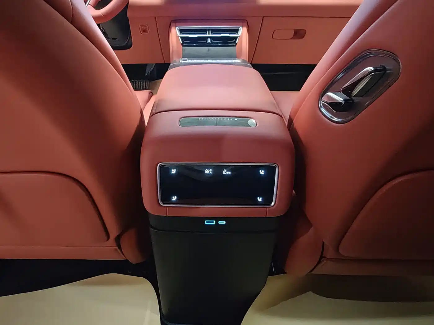 BYD Tang L 2025 DM 175KM Drone Player Edition фото 12