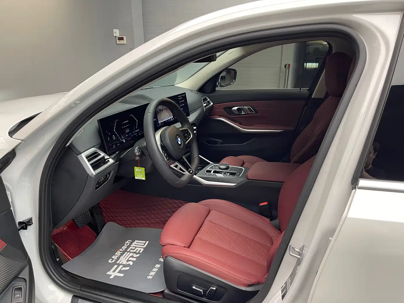 BMW 3 Series 2025 325Li M Sport Package фото 10