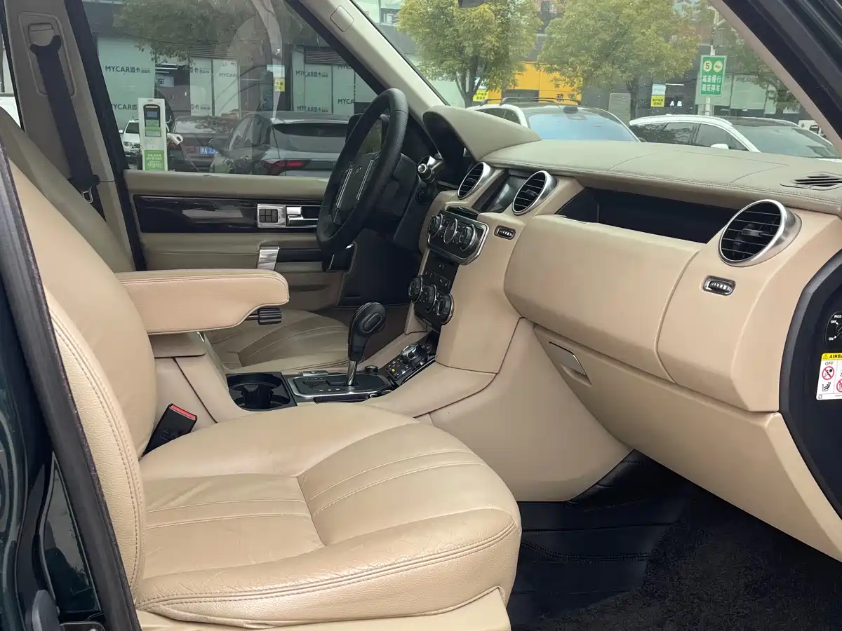 Land Rover Discovery 2013 3.0 SDV6 HSE Diesel фото 4