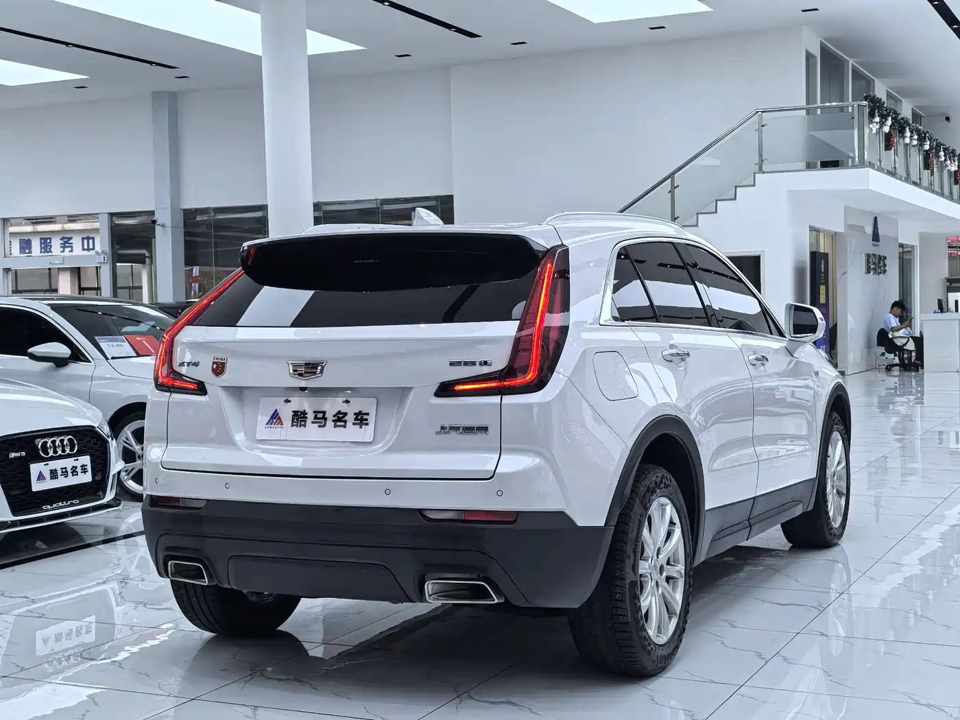 CADILLAC XT4