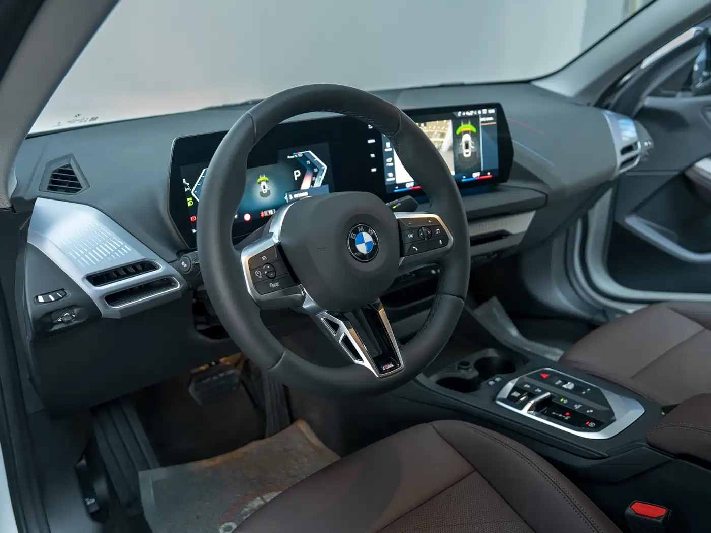 BMW 2 Series 2025 225L M Sport Package фото 8