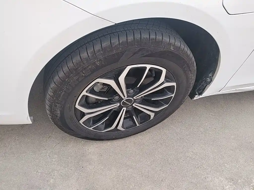 Photo 23 - Roewe i6 MAX EV