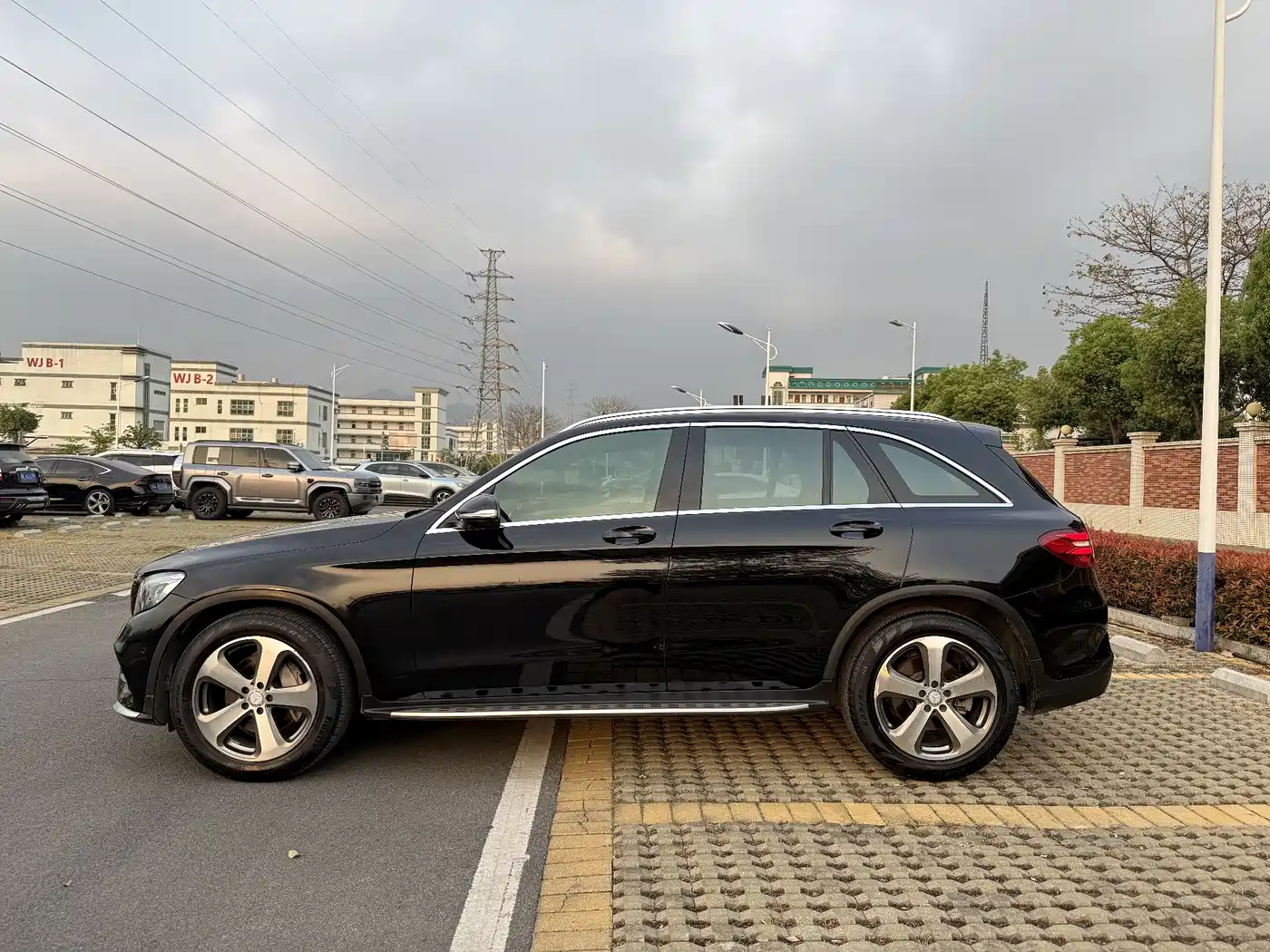 Mercedes-Benz GLC 2017 GLC 300 4MATIC Dynamic фото 4