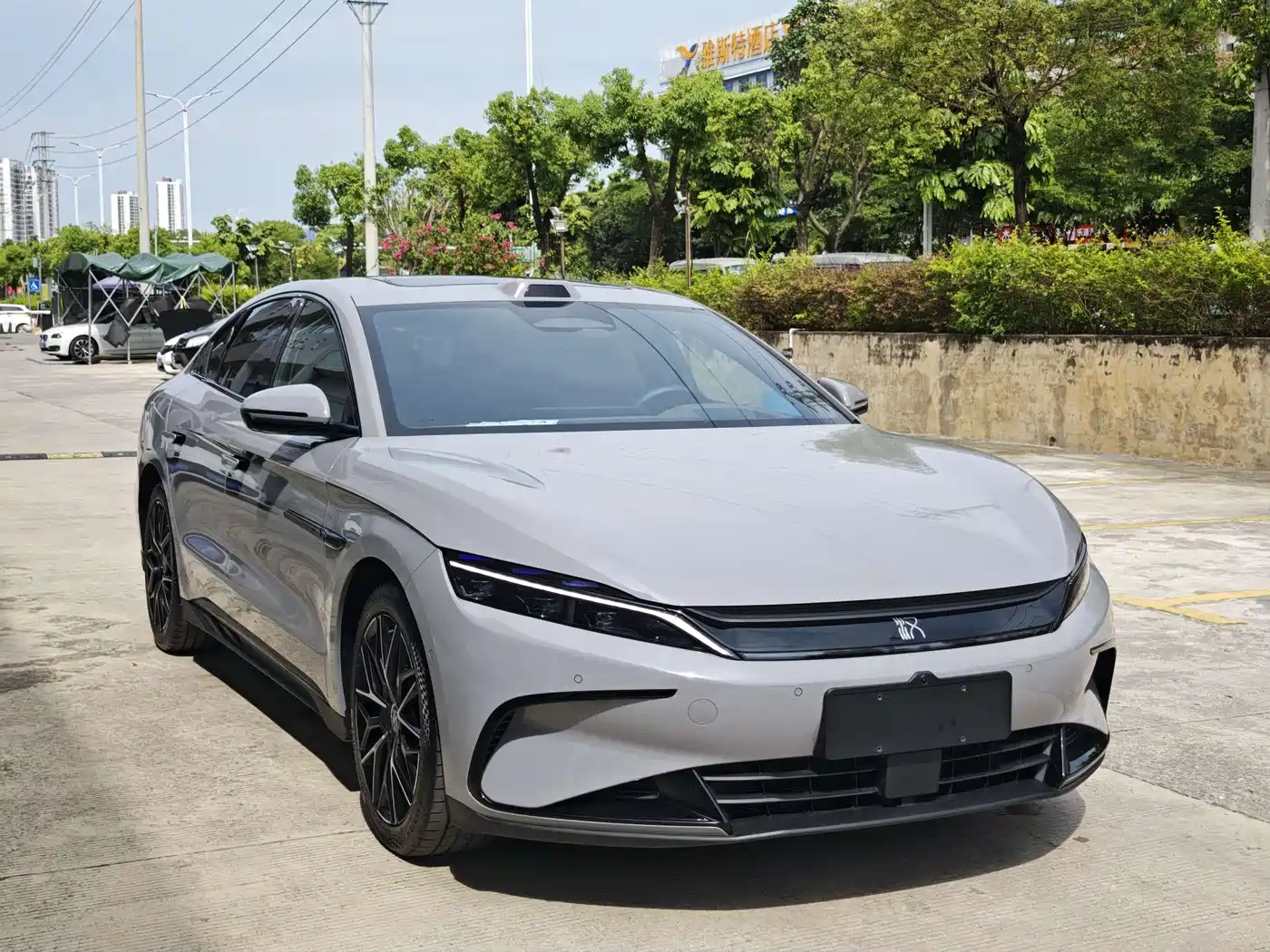 BYD Han 2025 2025 DM-i Smart Driving Edition 125KM Honor
