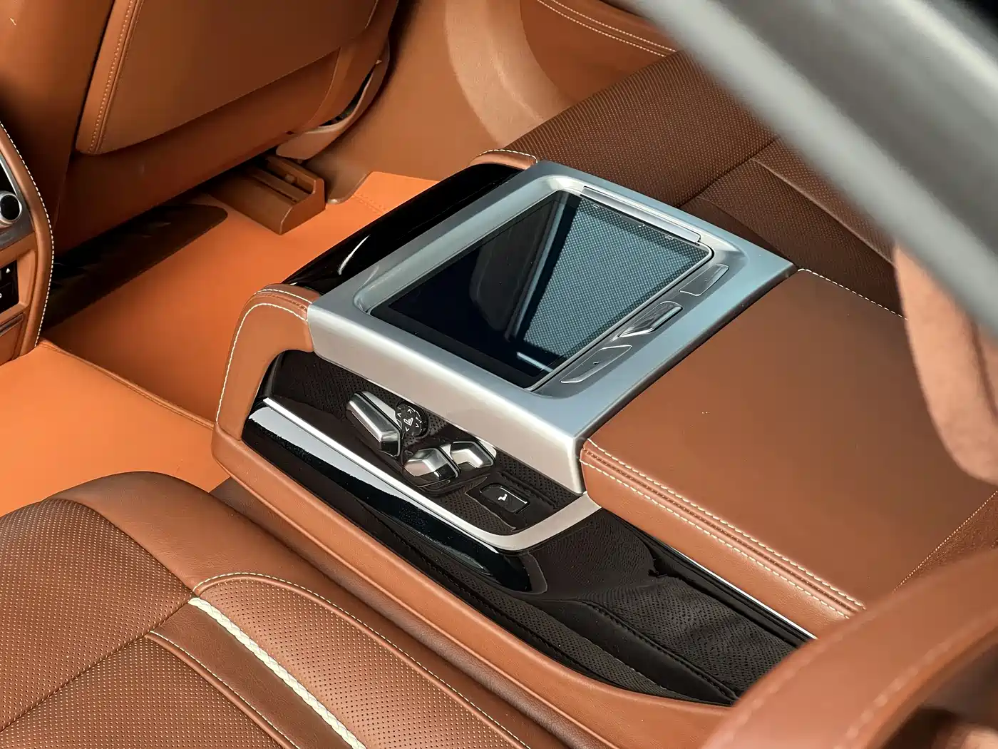 BMW 7 Series 2018 740Li xDrive Premium Type M Sport Package фото 16