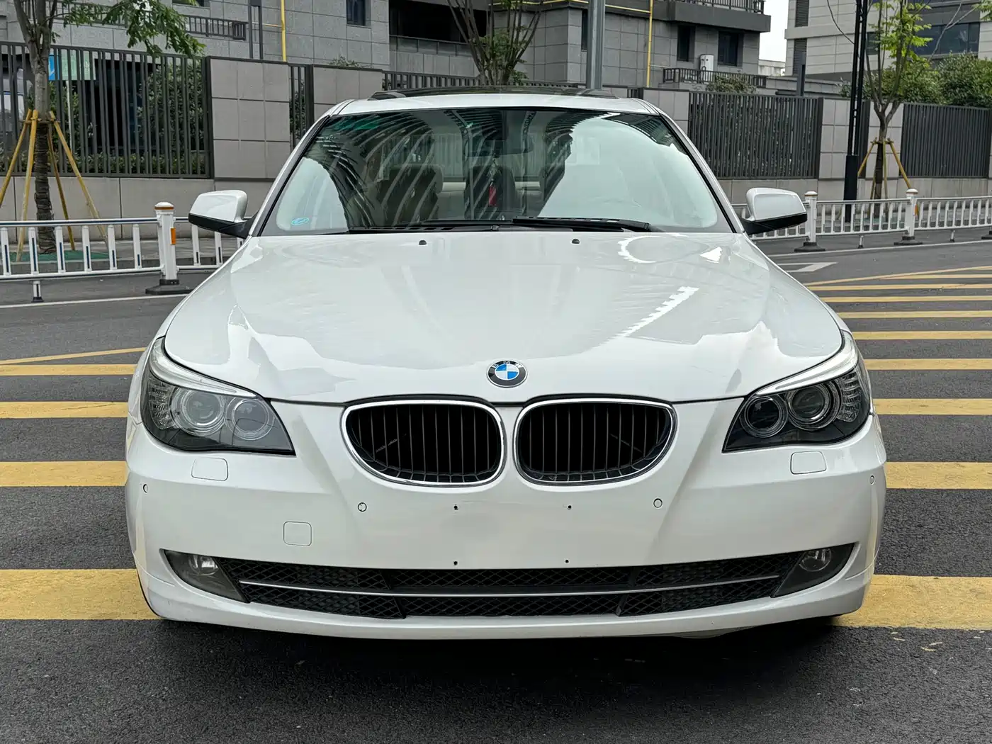 BMW 5 Series 2009 520Li Premium фото 17