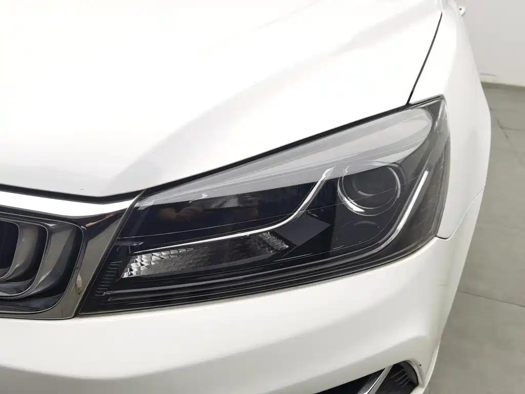 صورة 7 - Geely Emgrand