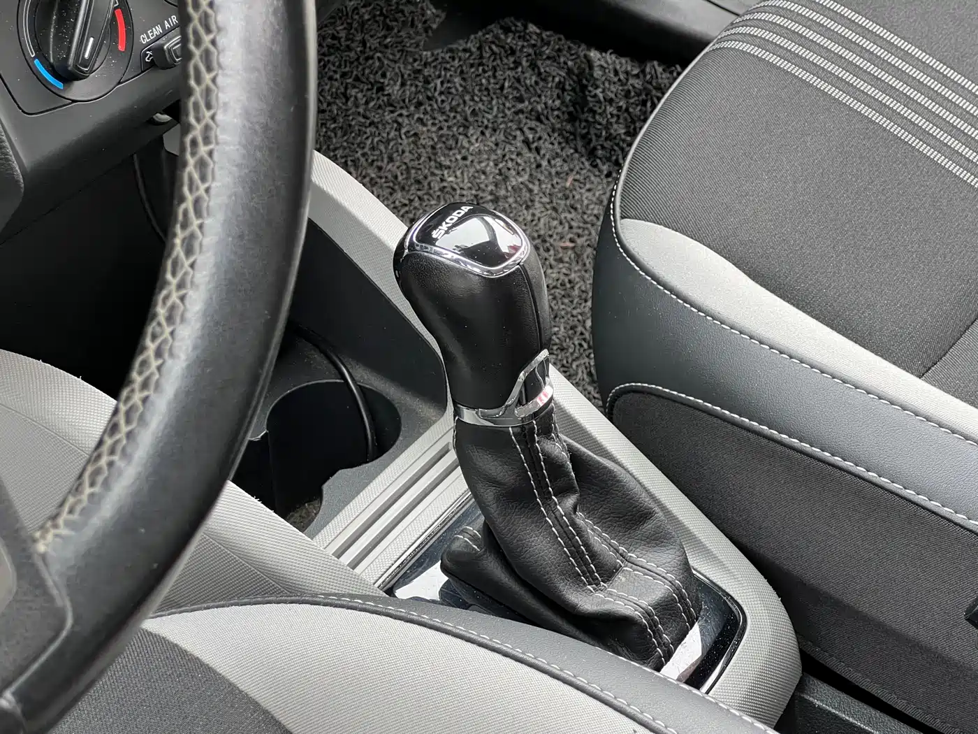 Škoda Fabia 2017 1.6L Automatic Sport Edition фото 7