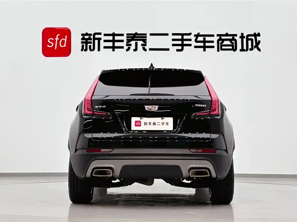 CADILLAC XT4