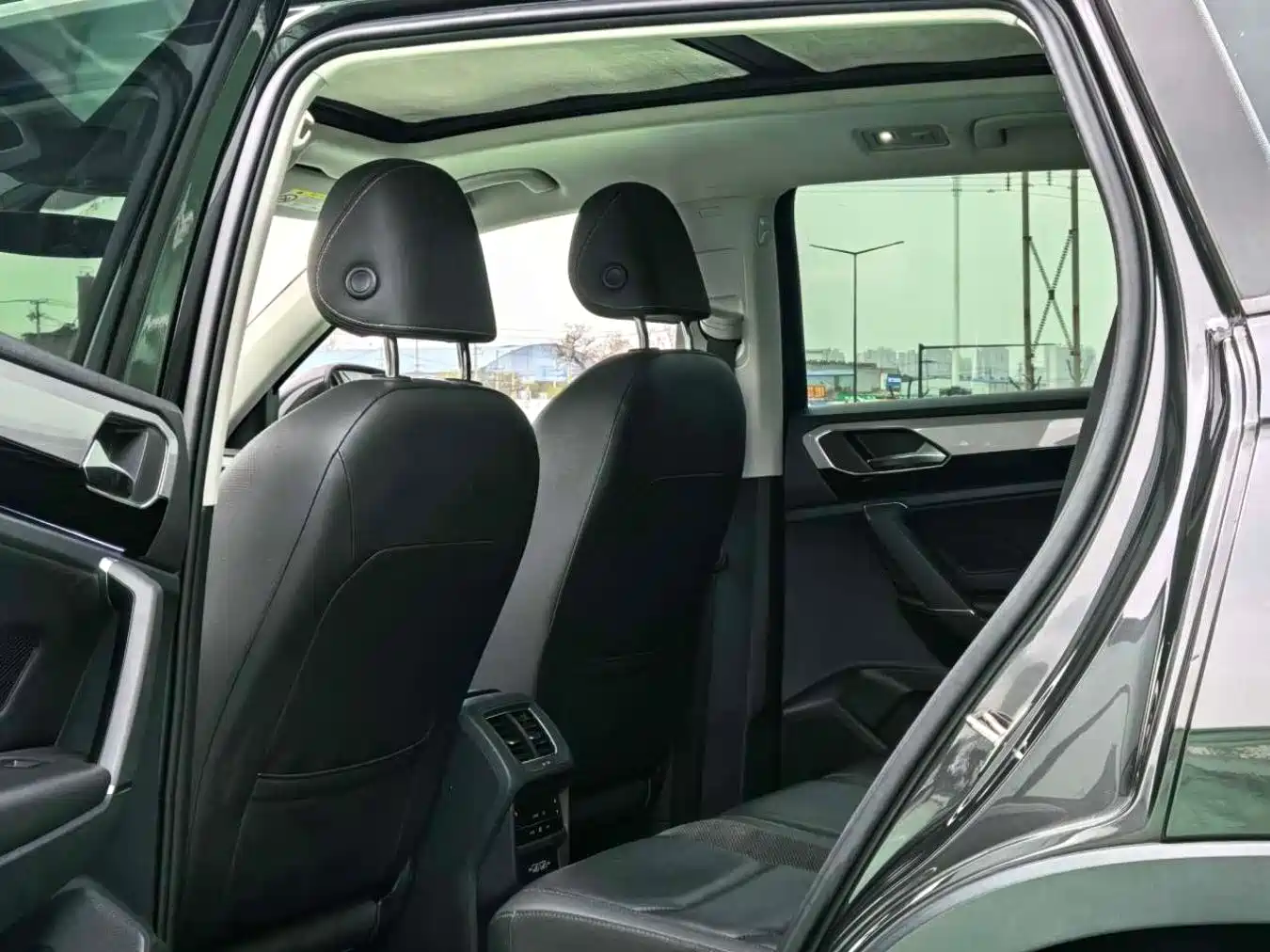 Volkswagen Tayron 2020 330TSI 2WD Luxury Smart Edition фото 6
