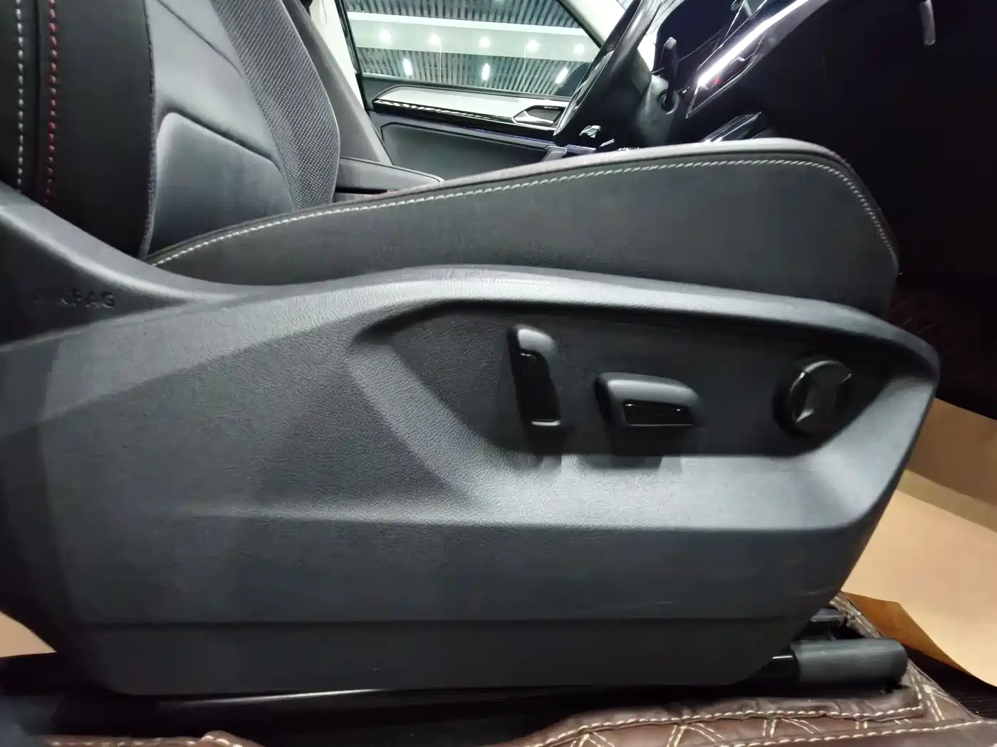 Volkswagen Tayron 2020 330TSI 2WD Luxury Smart Edition фото 15