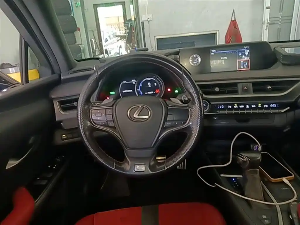 Lexus UX 2019 260h F SPORT Edition China VI фото 11